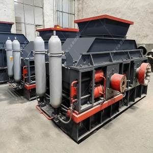 1208大型半自動(dòng)液壓對輥破碎機(jī)發(fā)貨 破碎鵝卵石