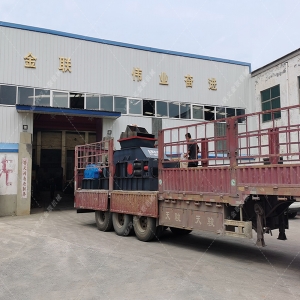 2PG1200x800型對輥制砂機(jī)發(fā)貨 單臺(tái)制砂機(jī)發(fā)往陜西