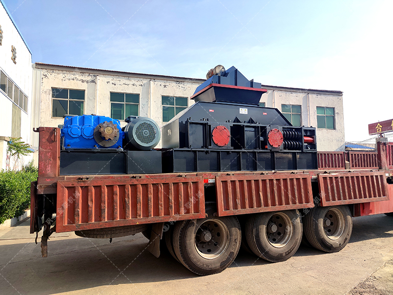 2PG1200X800大型全自動(dòng)對輥制砂機(jī)發(fā)往四川成都