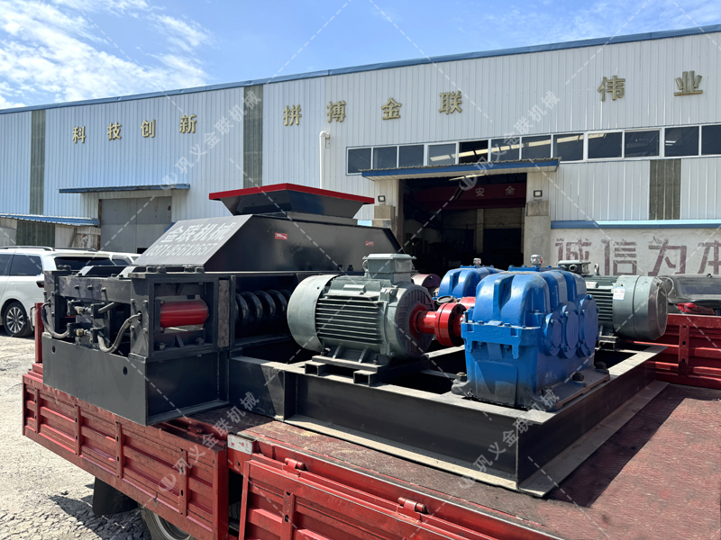 時產60-80噸河卵石對輥制砂機,為水利工程提供堅實保障 時產60-80噸河卵石對輥制砂機,為水利工程提供堅實保障